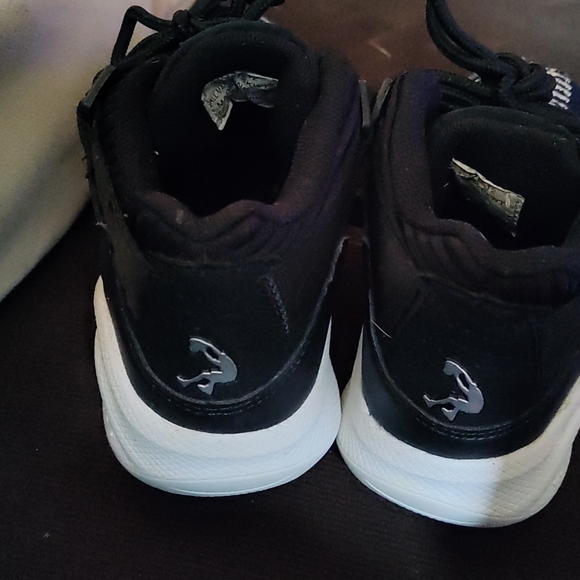 Boys size 12 sneakers - Picture 5 of 5